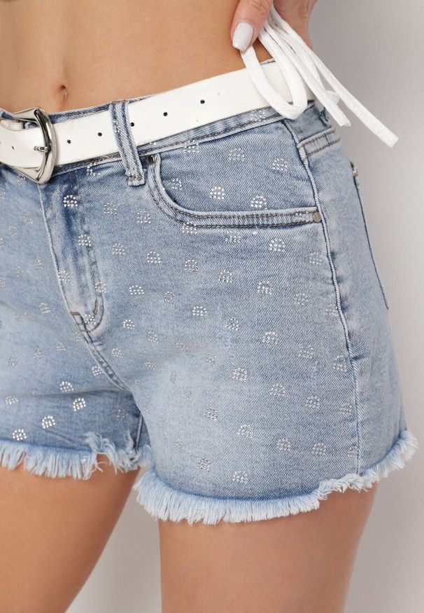 Born2be - Jasnoniebieskie Szorty Jeansowe z Bawełny w Kropki z Wysokim Stanem Folelira. Stan: podwyższony. Kolor: niebieski. Materiał: bawełna, jeans. Długość: krótkie. Wzór: kropki. Sezon: lato. Styl: klasyczny