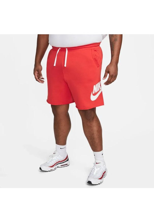 Spodenki Męskie Nike M Nk Club Alumni Hbr Ft Short. Kolor: czerwony. Długość: krótkie. Sezon: lato