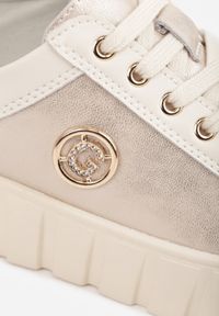 Renee - Beżowo-Złote Sneakersy Skórzane z Chunky Podeszwą i Metalicznymi Wstawkami Volla. Okazja: na co dzień. Zapięcie: sznurówki. Kolor: beżowy. Materiał: skóra. Szerokość cholewki: normalna. Wzór: gładki #2
