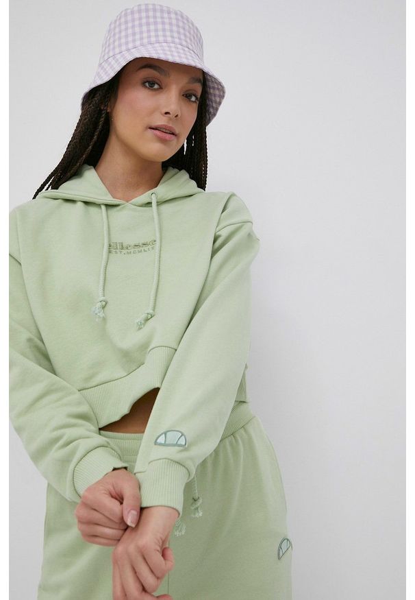 Ellesse bluza bawełniana damska kolor zielony z kapturem z aplikacją. Typ kołnierza: kaptur. Kolor: zielony. Materiał: bawełna. Długość rękawa: długi rękaw. Długość: długie. Wzór: aplikacja