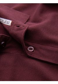 Ombre Clothing - Męska jednokolorowa koszulka polo BASIC z dzianiny pique - bordowa V10. Okazja: na co dzień. Typ kołnierza: polo. Kolor: czerwony. Materiał: dzianina. Wzór: haft, aplikacja, jednolity. Styl: sportowy, wizytowy, casual #2