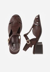 Renee - Ciemnobrązowe Sandały na Słupku Ozdobione Wycięciami Rharlan. Zapięcie: sprzączka. Kolor: brązowy. Wzór: aplikacja. Sezon: lato. Obcas: na słupku. Styl: elegancki. Wysokość obcasa: średni #3