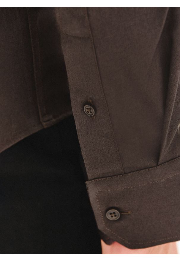 Pako Lorente - PAKO LORENTE – Brązowa koszula męska. Kolor: brązowy. Materiał: bawełna, elastan. Długość rękawa: długi rękaw. Długość: długie