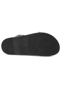 Sandały damskie S.Barski, cholewka ze skóry naturalnej zamszowej pasek wokół kostki płaska podeszwa casualowy styl, brązowe, CR61-3049. Okazja: na co dzień. Zapięcie: pasek. Kolor: brązowy. Materiał: skóra, zamsz. Obcas: na płaskiej podeszwie. Styl: casual #4