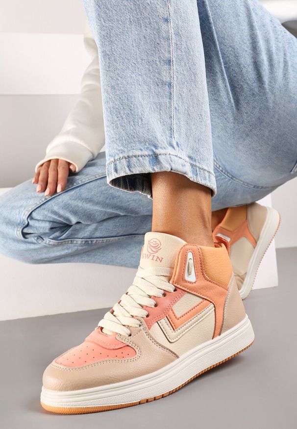 Renee - Biało-Pomarańczowe Sneakersy Maeramia. Okazja: na co dzień. Kolor: beżowy. Materiał: jersey, jeans