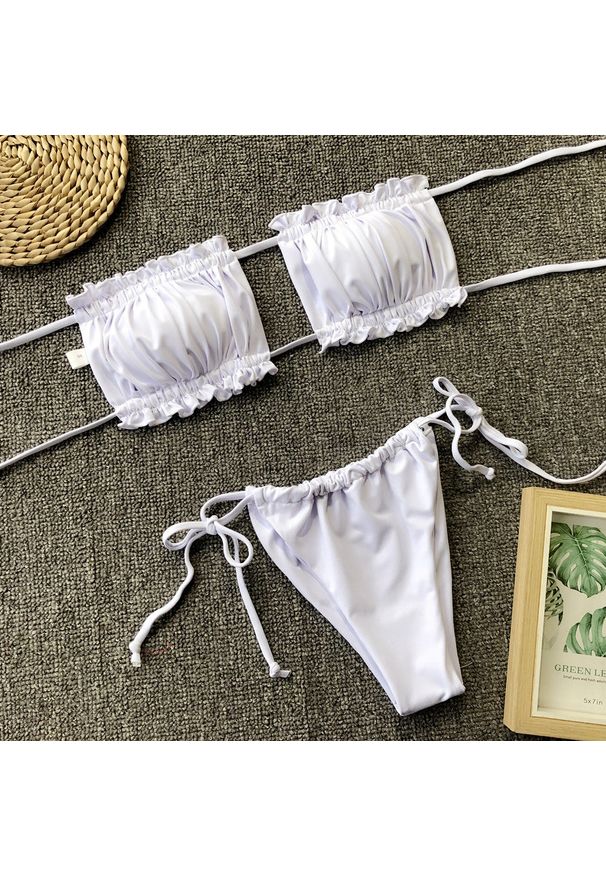 Intica - Bikini bandeau z regulowanymi ramiączkami na lato Jozien. Kolor: biały. Materiał: materiał
