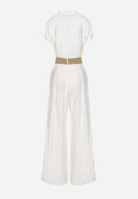 Born2be - Biały Kombinezon Utility z Paskiem Plecionym z Okrągłą Klamrą Vesalia. Okazja: na co dzień. Kolor: biały. Długość rękawa: krótki rękaw. Długość: krótkie. Wzór: aplikacja. Styl: klasyczny, casual, elegancki #3