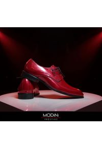 Modini - Bordowe lakierki męskie T192. Kolor: czerwony. Materiał: skóra, syntetyk. Styl: wizytowy, klasyczny #1