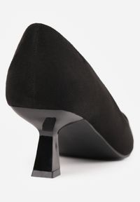 Renee - Czarne Czółenka z Ekozamszu Vices na Obcasie Kaczuszka z Wkładką ze Skóry Naturalnej Etaris. Okazja: do pracy. Nosek buta: szpiczasty. Kolor: czarny. Materiał: skóra. Obcas: na obcasie. Styl: elegancki, klasyczny, wizytowy. Wysokość obcasa: średni #9