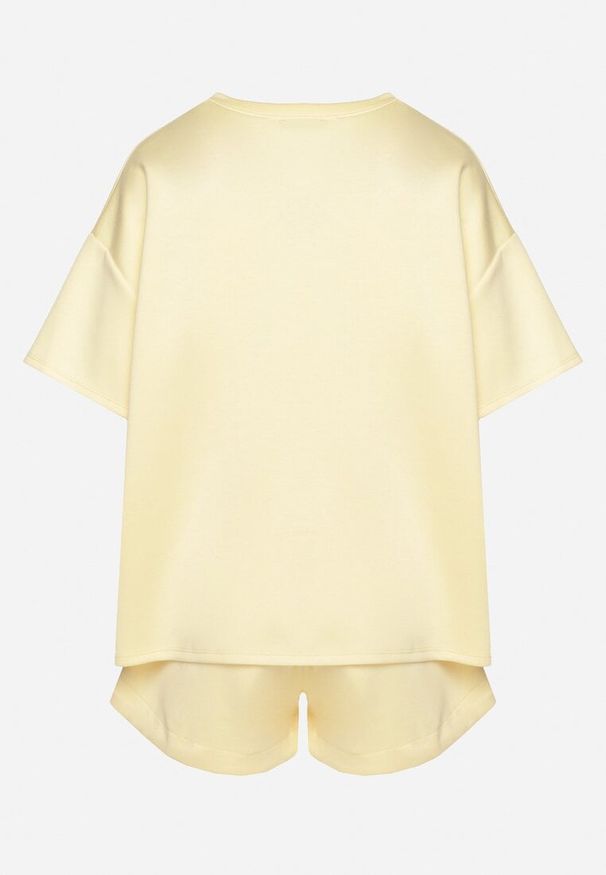 Born2be - Żółty Komplet Oversize z Wiskozą T-shirt i Szorty z Nadrukiem Liravella. Kolor: żółty. Materiał: wiskoza. Wzór: nadruk