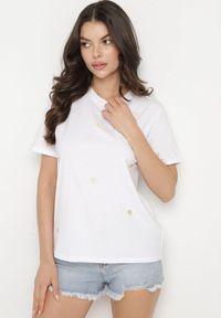 Born2be - Biało-Beżowy T-shirt z Bawełny w Serca Kolavelle. Okazja: na co dzień, na spacer. Kolor: biały. Materiał: bawełna. Styl: klasyczny, casual #3