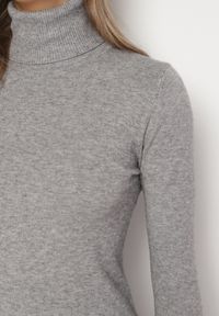 Born2be - Szary Golf Sweter z Wiskozą i Kaszmirem Zailaya. Okazja: na co dzień. Typ kołnierza: golf. Kolor: szary. Materiał: kaszmir, wiskoza. Styl: casual #4