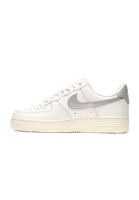 Buty sportowe damskie Nike W AIR FORCE 1 '07 ESS TRND DQ7569-100 37 1/2. Kolor: biały. Model: Nike Air Force