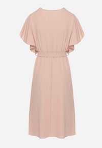 Born2be - Jasnoróżowa Sukienka z Kopertowym Dekoltem i Paskiem Sizuee. Kolor: różowy. Typ sukienki: kopertowe #5