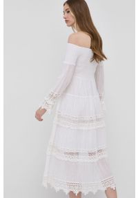 Guess sukienka kolor biały mini rozkloszowana. Kolor: biały. Materiał: tkanina, włókno. Długość rękawa: długi rękaw. Typ sukienki: rozkloszowane. Długość: mini #4