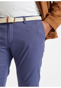 bonprix - Spodnie chino ze stretchem, w wygodnym fasonie z paskiem, Regular Fit Straight. Kolor: niebieski #3