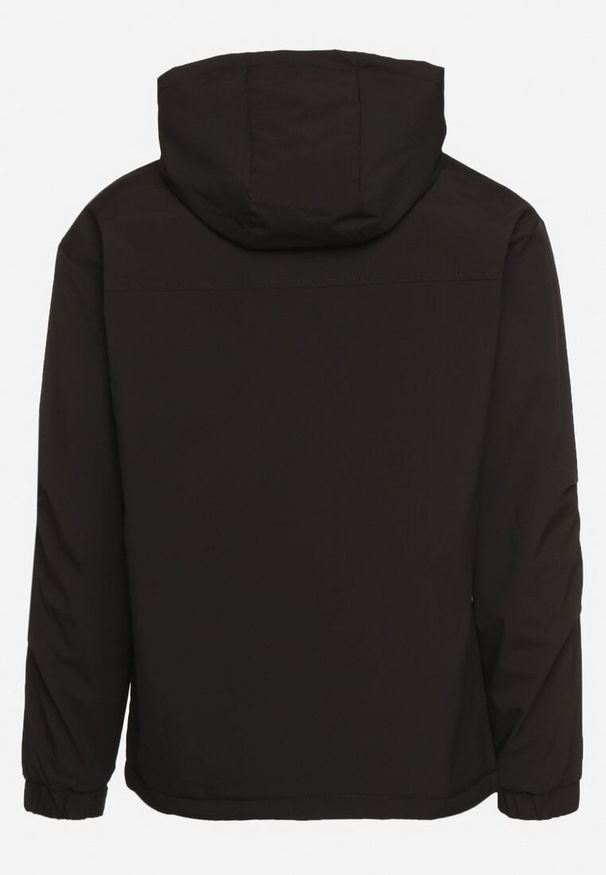 Born2be - Czarna Kurtka z Odpinanym Kapturem i Podwójnymi Kieszeniami Zapinana na Napy i Suwak Mivaline. Okazja: na co dzień. Kolor: czarny. Materiał: skóra, jeans. Styl: klasyczny, casual