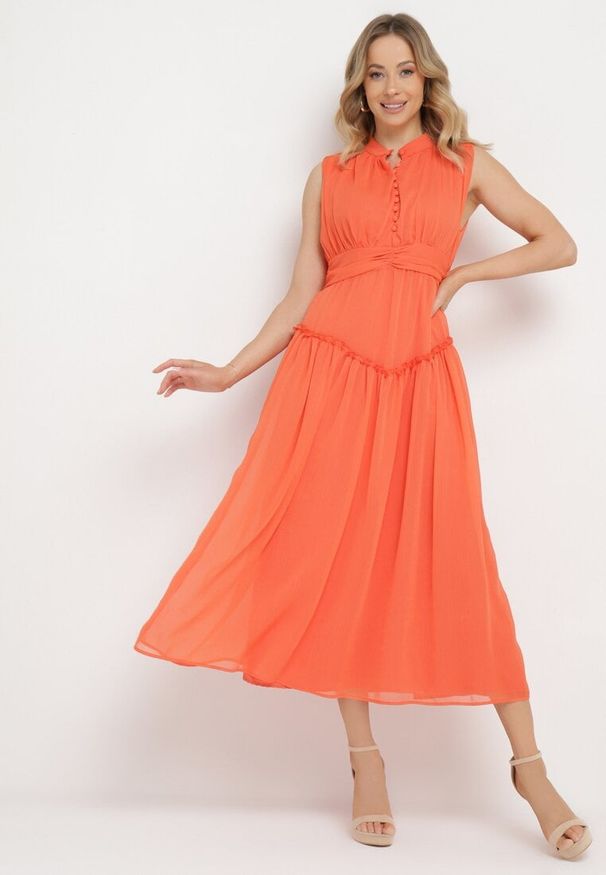 Born2be - Pomarańczowa Sukienka Długa Rozkloszowana z Powlekanymi Guzikami Ingridesa. Kolor: pomarańczowy. Długość: maxi