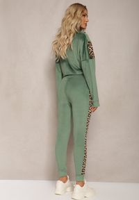 Renee - Zielony Komplet Dresowy z Weluru z Krótką Bluzą i Spodniami Joggerami z Panterkowym Wzorem Limitta. Kolor: zielony. Materiał: dresówka, welur #2