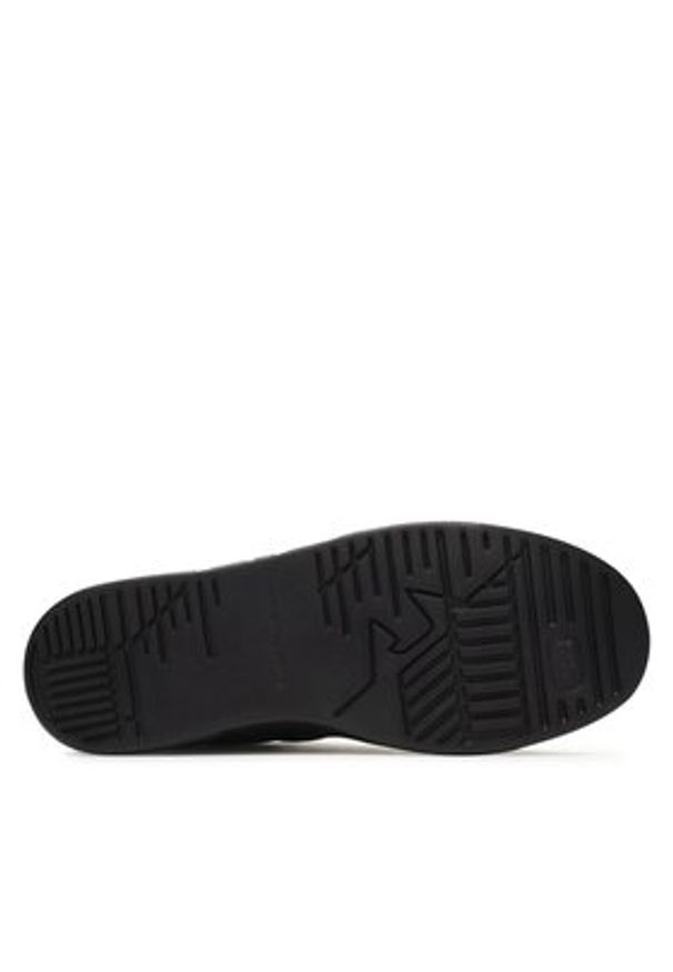 Emporio Armani Sneakersy X4X570 XN840 K001 Czarny. Kolor: czarny. Materiał: skóra