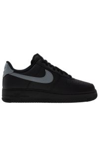 Buty męskie Nike Air Force 1 '07 FJ4146-003 - czarne. Kolor: czarny. Materiał: guma, skóra. Szerokość cholewki: normalna. Sezon: lato. Model: Nike Air Force. Sport: koszykówka