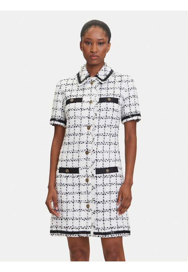 Karl Lagerfeld - KARL LAGERFELD Sukienka dzianinowa A3W13031 Écru Regular Fit. Typ kołnierza: dekolt w karo. Materiał: syntetyk