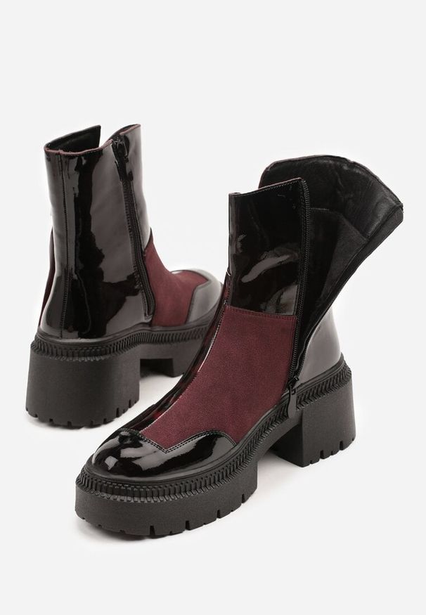Renee - Czarno-Bordowe Botki Lakierowane Vices Ozdobione Tasiemką Rotine. Okazja: na co dzień. Zapięcie: pasek. Kolor: czerwony. Materiał: lakier. Wzór: aplikacja. Styl: casual, elegancki