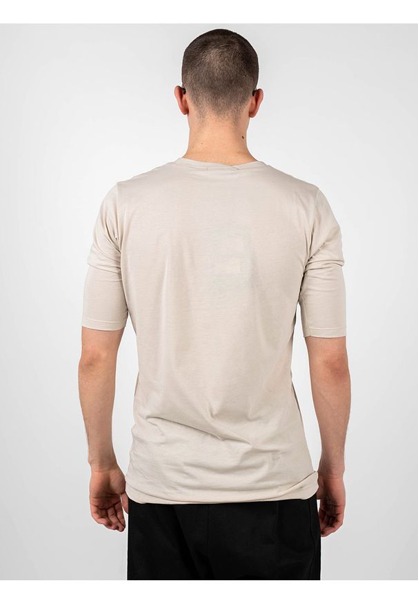 La Haine Inside Us T-shirt "Sebat" | P2208 3M | SEBAT | Mężczyzna | Beżowy. Kolor: beżowy. Materiał: bawełna. Długość: długie