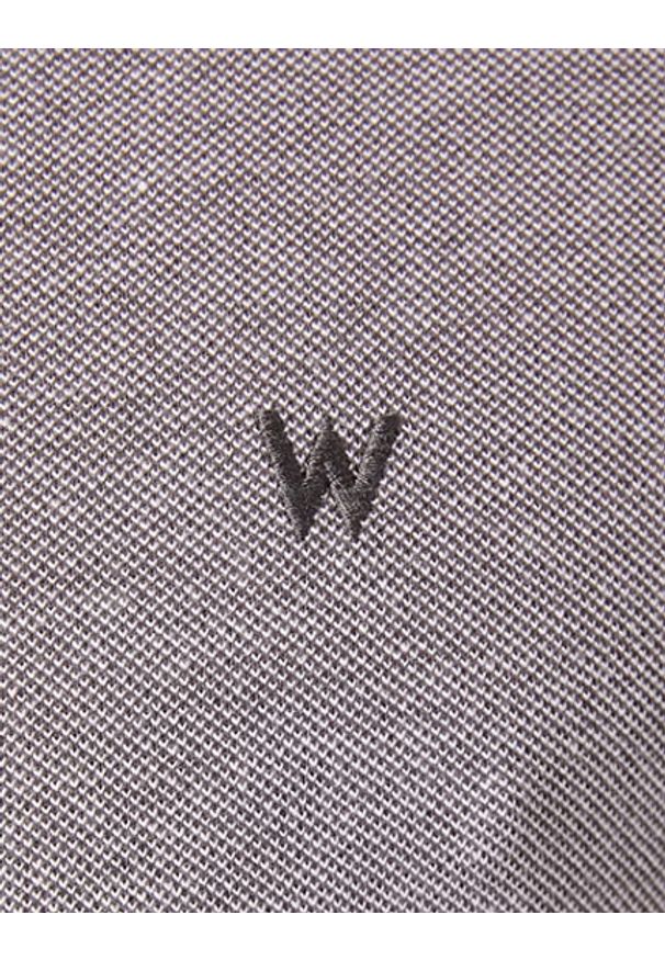 Wrangler - WRANGLER SS REFINED POLO MĘSKI T-SHIRT TORNADO GREY W7MDK570C 112131914. Typ kołnierza: polo