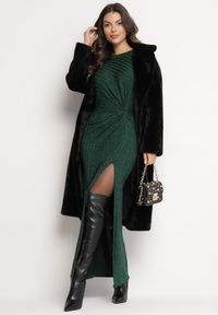 Born2be - Ciemnozielona Sukienka z Wiskozą Ozdobiona Wiązaniem i Metaliczną Nicią Ellinira. Okazja: na co dzień. Kolor: zielony. Materiał: wiskoza. Wzór: aplikacja. Typ sukienki: proste. Styl: casual, elegancki #6