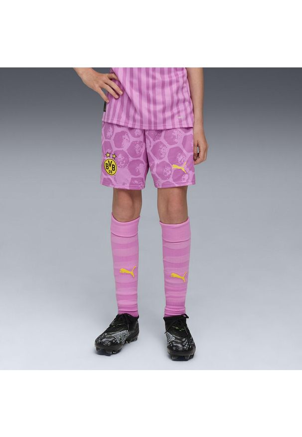 Puma - Młodzieżowe szorty KIDSUPER × BORUSSIA DORTMUND PUMA. Kolor: różowy. Sezon: lato. Sport: piłka nożna