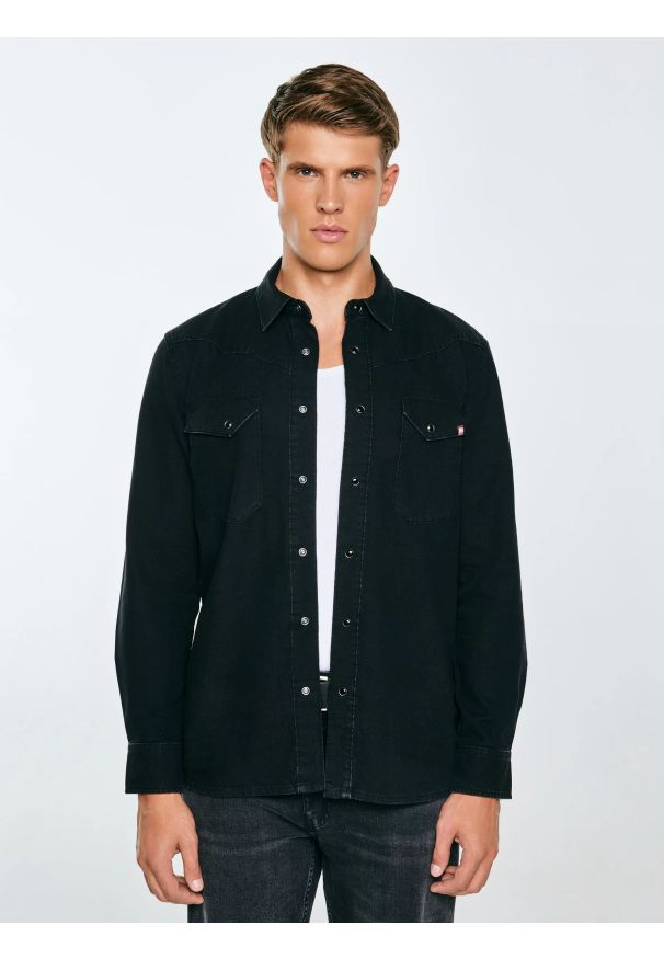 Big-Star - Koszula męska jeansowa czarna Buck 927. Okazja: na co dzień. Kolor: czarny. Materiał: jeans. Styl: klasyczny, casual