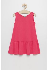 United Colors of Benetton sukienka dziecięca kolor różowy midi rozkloszowana. Kolor: różowy. Materiał: dzianina. Długość rękawa: na ramiączkach. Typ sukienki: rozkloszowane. Długość: midi