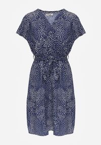 Renee - Granatowa Sukienka Oreithonia. Typ kołnierza: dekolt w serek, dekolt kopertowy. Kolor: niebieski. Długość rękawa: krótki rękaw. Wzór: nadruk. Typ sukienki: kopertowe, oversize. Długość: mini #2