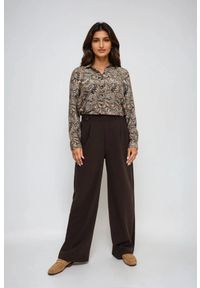 MOODO - Eleganckie spodnie z szerokimi nogawkami brązowe. Kolor: brązowy. Materiał: elastan, poliester. Styl: elegancki