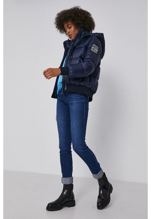 Armani Exchange - Kurtka puchowa. Okazja: na co dzień. Kolor: niebieski. Materiał: puch. Styl: casual