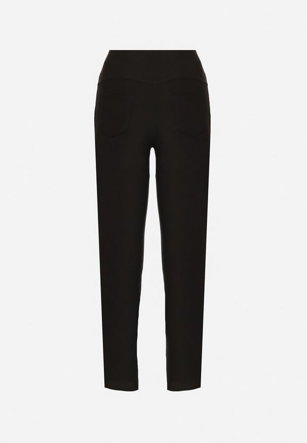 Born2be - Czarne Spodnie o Dopasowanym Kroju z Gumką w Talii i Kieszeniami Rizenna. Okazja: na co dzień. Kolor: czarny. Styl: klasyczny, elegancki, casual