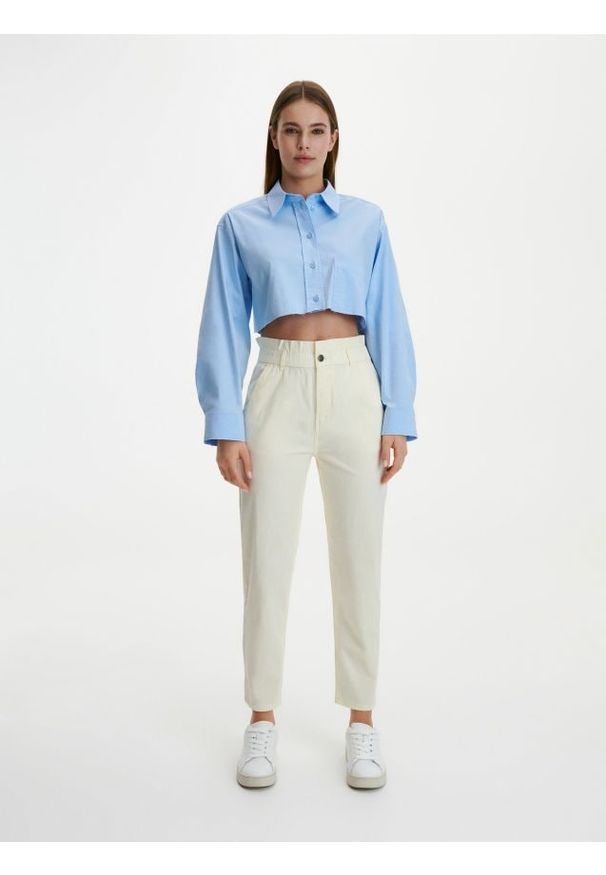 Reserved - Spodnie paperbag - kremowy. Kolor: kremowy. Materiał: bawełna, tkanina