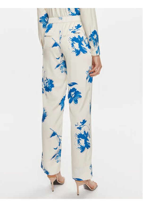 Calvin Klein Spodnie materiałowe K20K206662 Biały Regular Fit. Kolor: biały. Materiał: syntetyk