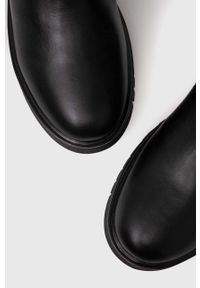 Tommy Jeans kozaki TJW HIGH SHAFT BOOT damskie kolor czarny na płaskim obcasie EN0EN02316. Nosek buta: okrągły. Kolor: czarny. Szerokość cholewki: normalna. Obcas: na obcasie. Wysokość obcasa: niski #5