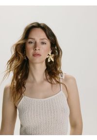 Reserved - Top z bawełną - kremowy. Kolor: kremowy. Materiał: bawełna #1