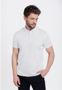 Volcano - Koszulka polo O-VOLVI. Typ kołnierza: polo. Kolor: biały. Materiał: prążkowany, włókno, bawełna, materiał. Długość: krótkie. Styl: elegancki, klasyczny #1