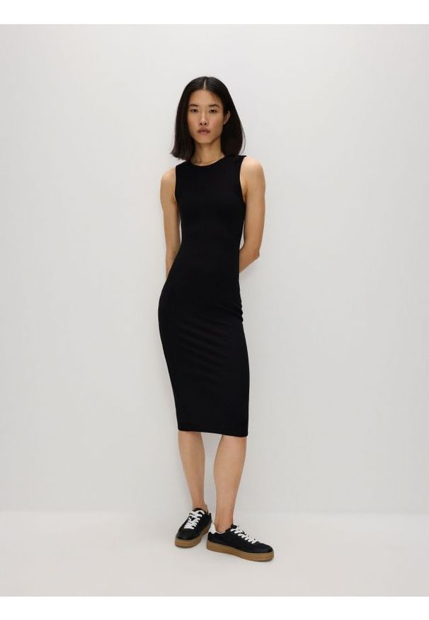 Reserved - Sukienka z wycięciami - czarny. Kolor: czarny. Materiał: wiskoza