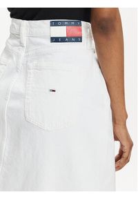 Tommy Jeans Spódnica jeansowa Claire DW0DW17991 Biały Regular Fit. Kolor: biały. Materiał: bawełna