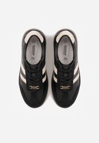 Renee - Czarno-Beżowe Sneakersy na Platformie ze Skóry Naturalnej Ozdobione Paskami Sovimi. Okazja: na co dzień. Zapięcie: pasek. Kolor: czarny. Materiał: skóra. Wzór: aplikacja. Obcas: na platformie #8