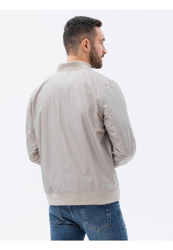 Beżowa kurtka Ombre Clothing na wiosnę