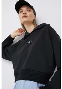 Calvin Klein Jeans bluza bawełniana damska kolor czarny z kapturem z aplikacją. Typ kołnierza: kaptur. Kolor: czarny. Materiał: bawełna. Wzór: aplikacja