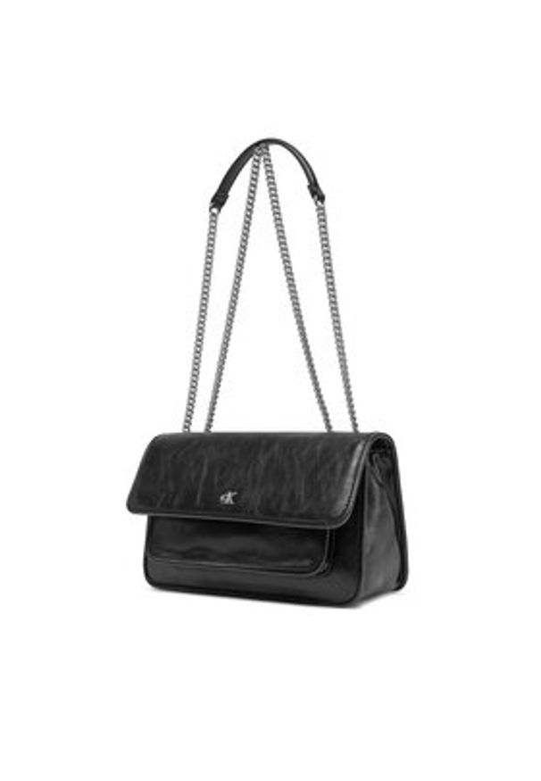 Calvin Klein Jeans Torebka Chain Ew Flap Conv Chain Bag LV04K3084G Czarny. Kolor: czarny. Materiał: skórzane