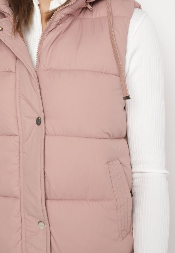 Born2be - Różowa Pikowana Kamizelka z Kapturem i Sznurkami Zelothis. Typ kołnierza: kaptur. Kolor: różowy. Materiał: jeans, dzianina. Długość: długie. Sezon: jesień. Styl: elegancki, klasyczny