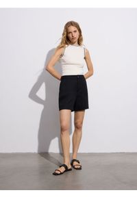 Reserved - Szorty z dodatkiem lnu - czarny. Kolor: czarny. Materiał: len #1